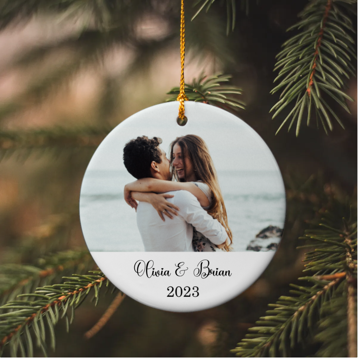 (Photo Inserted) Capture Your Family Memories on a Custom Photo Ornament