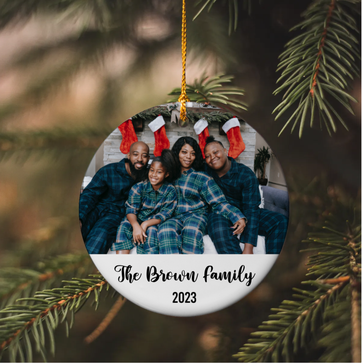 (Photo Inserted) Capture Your Family Memories on a Custom Photo Ornament